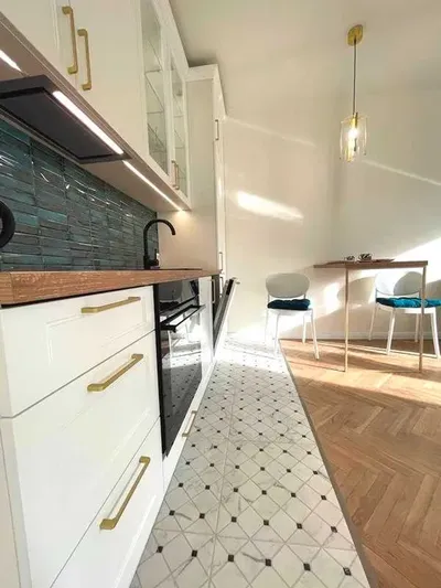 ul. Syrokomli | 2-pokojowe mieszkanie w kamienicy z windą | balkon | WYNAJMĘ - miniatura 4
