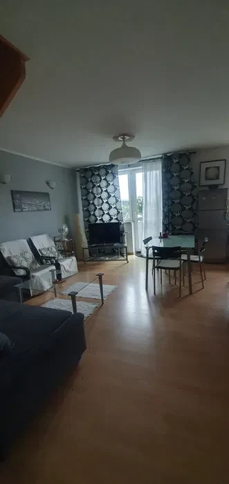Mieszkanie dwupoziomowe salon+ 3 syp. - 1/8