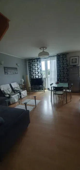 Mieszkanie dwupoziomowe salon+ 3 syp.
