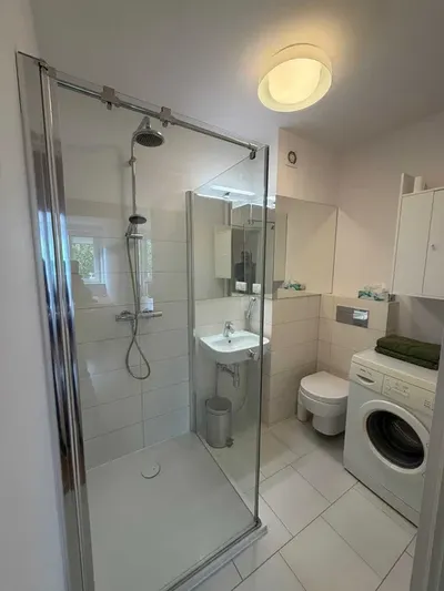 Gdynia Śródmieście | 2 pokoje | blisko SKM | balkon | winda | widok na zieleń - miniatura 5