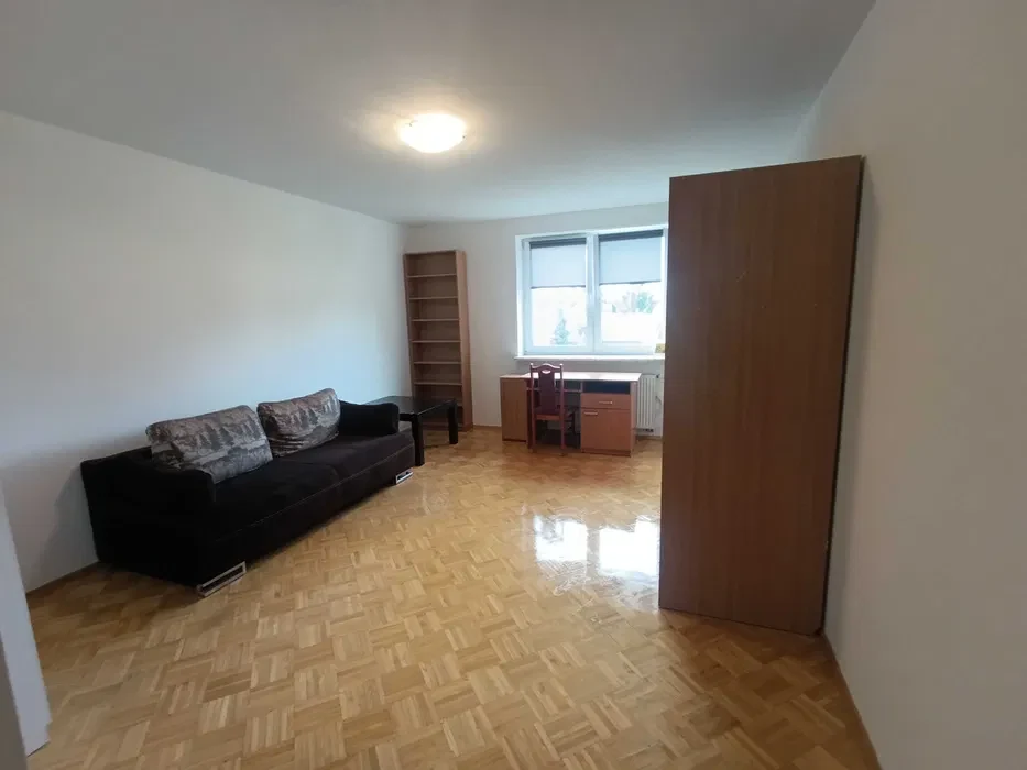 W mieszkaniu pokój 20m2,internet w cenie.Pralka/suszarka dwie łazienki - 1/7