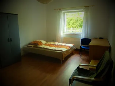 Gdynia centrum-duży pokój blisko SKM, m .parkingowe-1100zł - miniatura 4