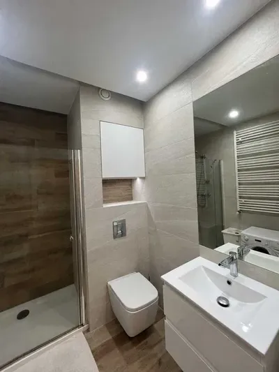 Do wynajęcia kawalerka o powierzchni około 26 m², położona na 3. piętrze w budynku z windą, przy ul. Bochenka 25B/172 w Krakowie. - miniatura 2