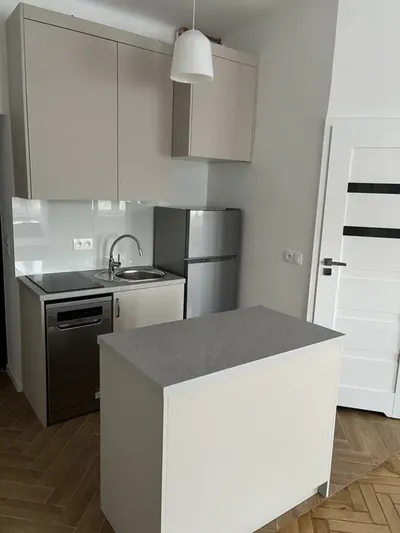 Bez dodatkowych oplat! Kawalerka/Studio 35 m2 centrum Al. Pilsudskiego - miniatura 2