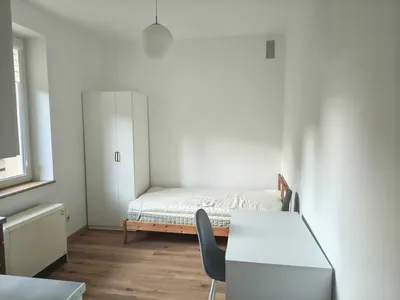 Przytulna kawalerka 18 m² z widokiem na ogród | Nowy Kleparz, ul. Odrowąża | Bez prowizji, 0 zł czynszu - miniatura 2
