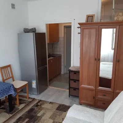 Właściciel wynajmie garsonierę umeblowaną o pow. 17 m2 na Oś. Szkoln - miniatura 2