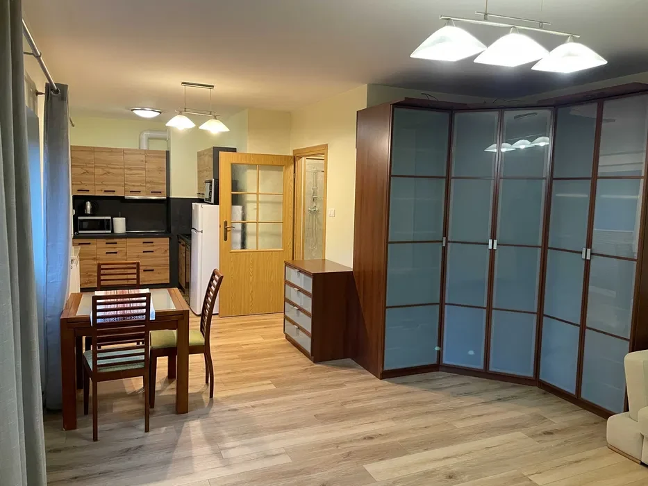 Mieszkanie 40m2 z garażem, Praga-Południe, po remoncie - 1/8