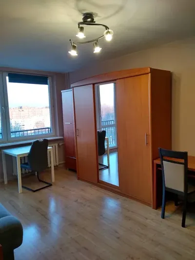 Wynajme pokój dwuosobowy z balkonem w Sosnowcu przy ul Jagiellonskiej - miniatura 2