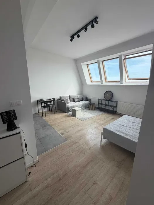 Kawalerkę w ścisłym centrum wynajmę - 1/7