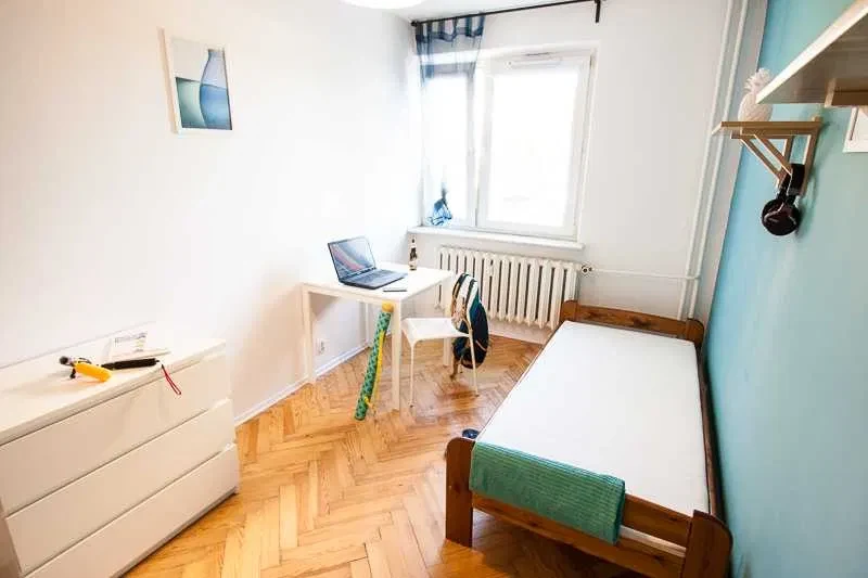 Blisko PG| wolne 4 pokoje| od 30.09| komunikacja| tanio! - 1/8
