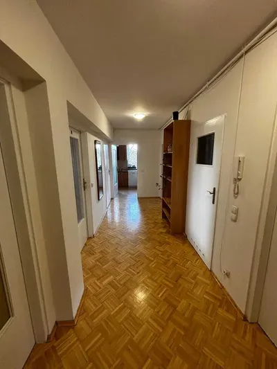 W mieszkaniu pokój 12m2, internet w cenie. Pralka/suszarka dwie łazienki - miniatura 5