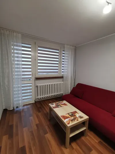 Dwupokojowe mieszkanie na warszawskiej Pradze Północ w sąsiedztwie Dworca Wschodniego.