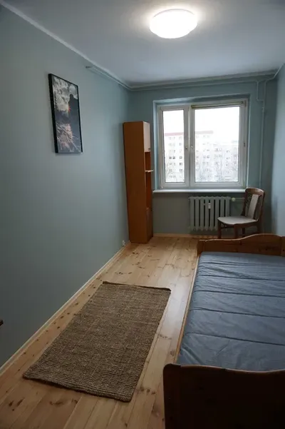 Wynajmę ciche, trzypokojowe mieszkanie w doskonałej lokalizacji - miniatura 3