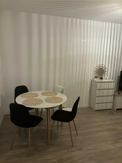 Pokój z Balkonem w mieszkaniu 2 pokojowym. Zacisze-Wilno - miniatura 2