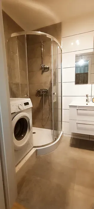 KAWALERKA Nowe Miasto / Św. Jerzego - parter, po remoncie, umeblowane, zabudowany balkon - miniatura 4