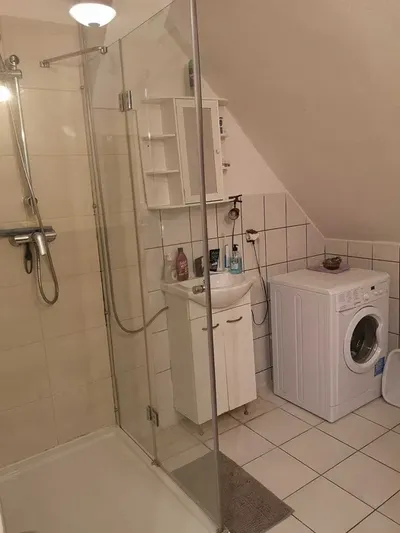 Pokoik max 2 dni w tyg, 700zł/mc, TYLKO dla STUDENTA/TKI ZAOCZNE - miniatura 5