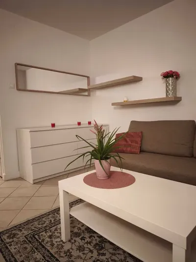 Kawalerka umeblowana, cicha i przytulna - miniatura 2