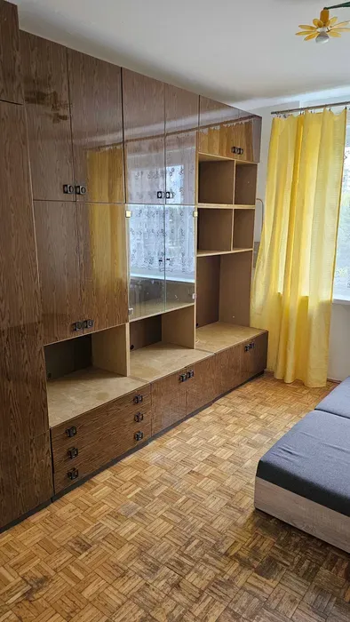 Mieszkanie 3 pokojowe dla studentek, Rataje, Oś. Orła Białego - miniatura 2