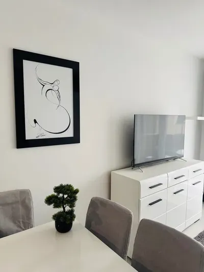 Od 1 października Do wynajęcia -2 pokoje (36m2) Żerań/ cisza/ zieleń/ dobra komunikacja - miniatura 2