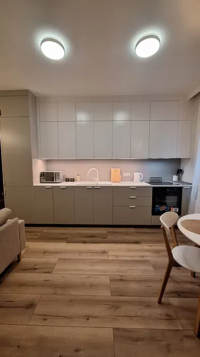 Świeżo wyremontowane mieszkanie 2-pokojowe w centrum - miniatura 5