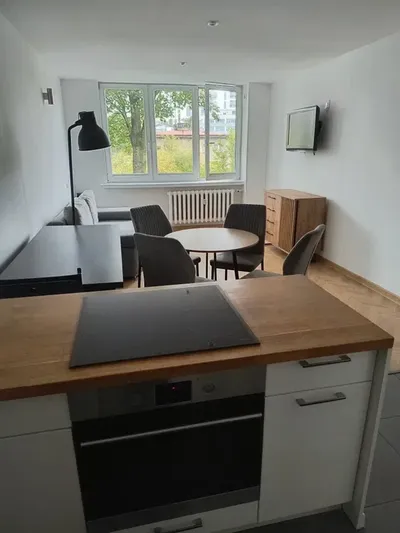 Koszutka, 2 pokoje, balkon, 1 piętro, pełne wyposażenie - miniatura 4