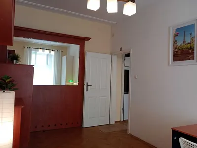 Blisko SKY TOWER i Dworca Głównego (ul. Piłsudskiego) wynajmę studentom/tkom rozkładowe 2-pok. mieszkanie 50 m2 - miniatura 3