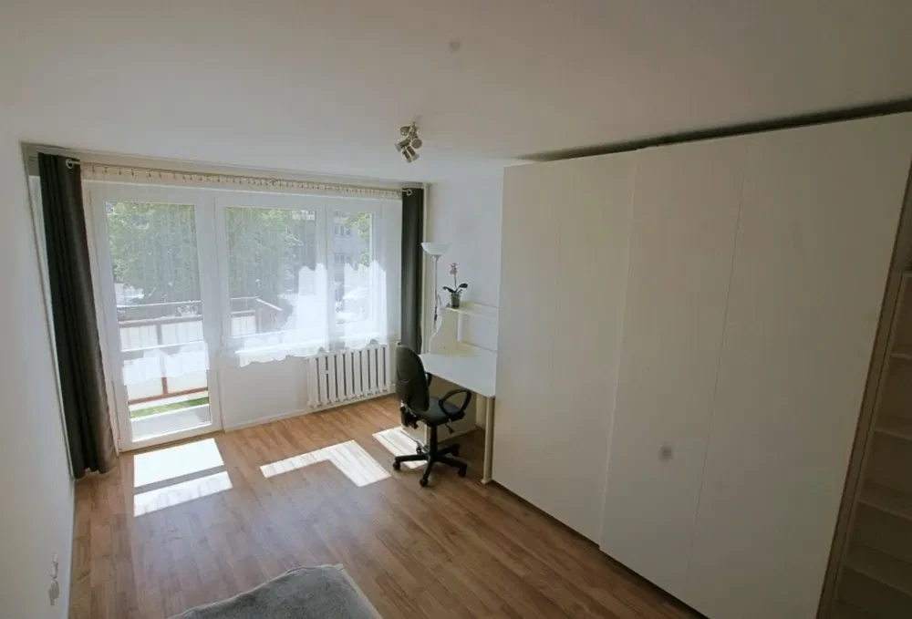 DUŻY pokój 17 m² | Biziela Wzgórze Wolności CM UMK UKW ZIELONE ARKADY BALKON - 1/7