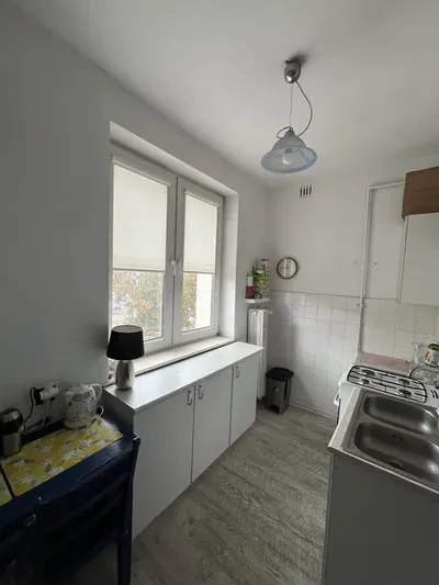 Mieszkanie DOSTEPNE OD ZARAZ 40 m2 gdynia środmieście centrum kawalerka - miniatura 2