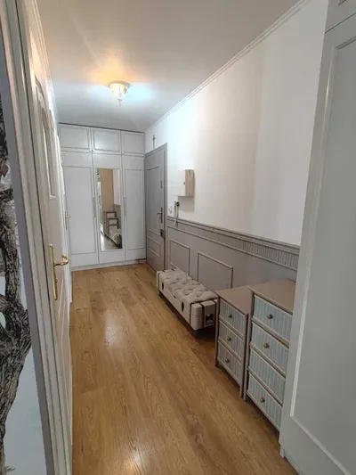 Przestronne mieszkanie Wrocław centrum 70m2 3-pokoje, kuchnia łazienka osobno ubikacja, pełen rozkład - miniatura 3