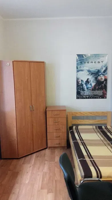 Pokój ul. Św Józefa 60/64 media do 200 zł mies. - miniatura 4