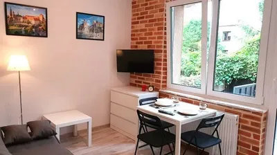 Wynajem kawalerka 20m2 dobry standard Kraków Rakowicka - miniatura 2
