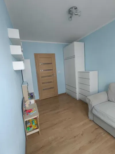 Pokój w mieszkaniu 3pok, Praga południe, 3 min do skm Grochów, 13 min do centrum skm - miniatura 5