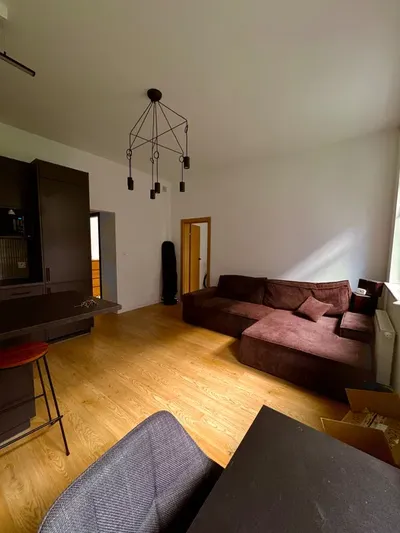 Lofty Matejki – 3-pokojowy loft 44m² miejsce postojowe, w pełni wyposażony - miniatura 2