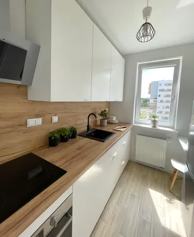 Słoneczna Kawalerka z oddzielną kuchnią 25m2 - miniatura 3