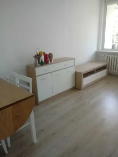 Wynajmę 2-pokojowe mieszkanie, ul Lwa Tołstoja, Bielany blisko stacji metra - miniatura 2