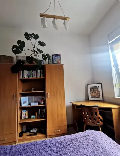 Przytulny pokój 12m² w 2-pokojowym wysokim ( 3.3m) mieszkaniu dla kobiety. - miniatura 4