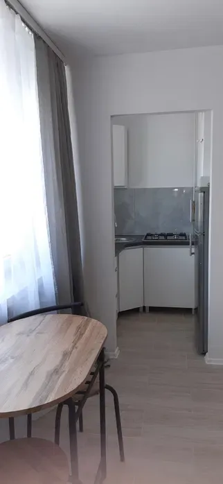 Mieszkanie kawalerka wynajem - miniatura 3