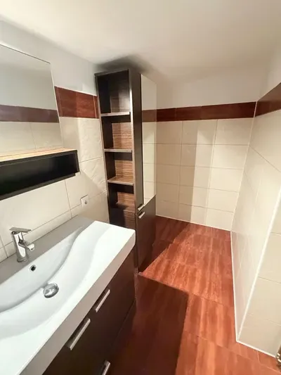 Gliwice, Centrum, Zygmunta Starego. 2-pokoje, 75mkw. IV-te piętro. Idealne dla młodych, dla studentów. - miniatura 4