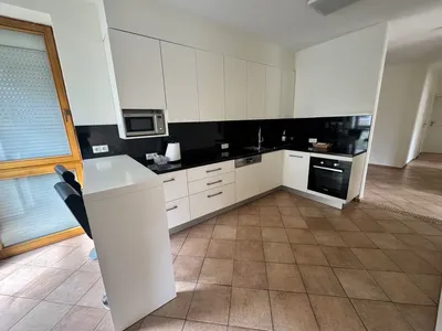 94 m² | 1. piętro | budynek 3-piętrowy | bez windy | 5 000 zł/mies. z czynszem | garaż opcjonalnie 200 zł/mies. - miniatura 3