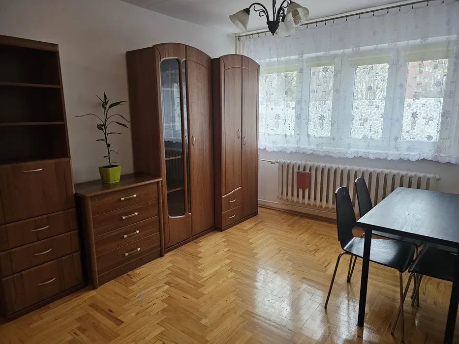 Wynajme 2 pokojowe mieszkanie Bielany - 1/7