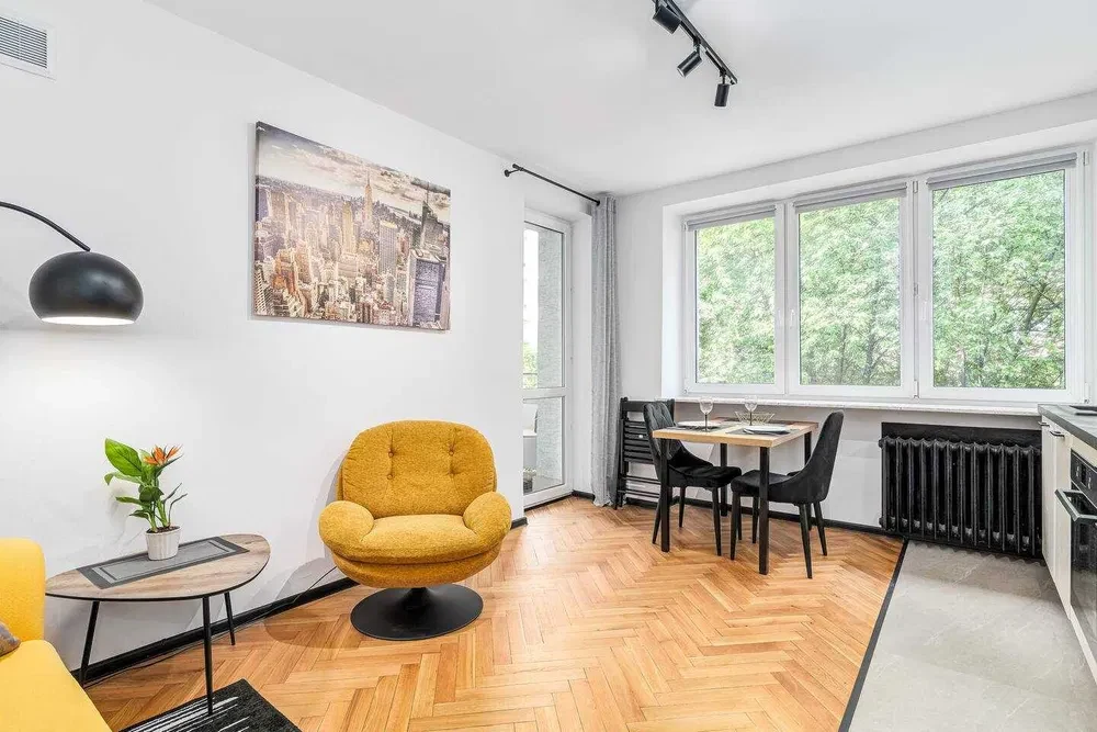 NO AGENT FEE, 300 m from Central Station + STORAGE & BALCONY - 1/8