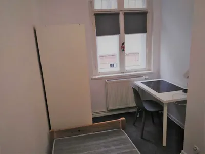 pokój studencki przy rynku ul. św Wojciecha 1000 zł ze wszystkim