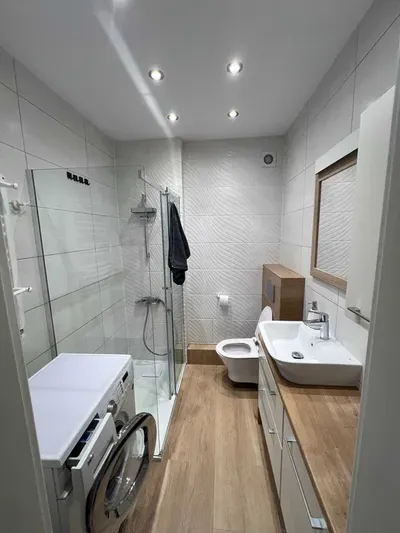 Umeblowane 3 pokoje z balkonem przy ul. Woronicza | Blisko biurowców: Opolska Business Park, Astris, Quattro | Bezpieczne osiedle, miejsca postojowe
