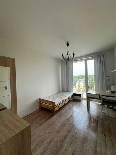 Ładny pokój z balkonem w apartamentowcu na Natolinie; Ursynów - miniatura 2