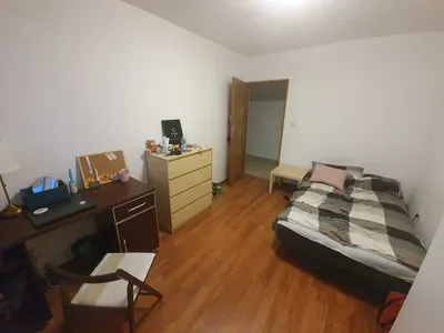 Pokój w mieszkaniu 3 pokojowym dla studentów, młodych - miniatura 2