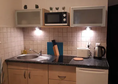 Mieszkanie kawalerka na Starym Mieście 27 m2 wynajem od właściciela / Beautiful studio flat for rent in Old Town 27 sqm, no commission - miniatura 3