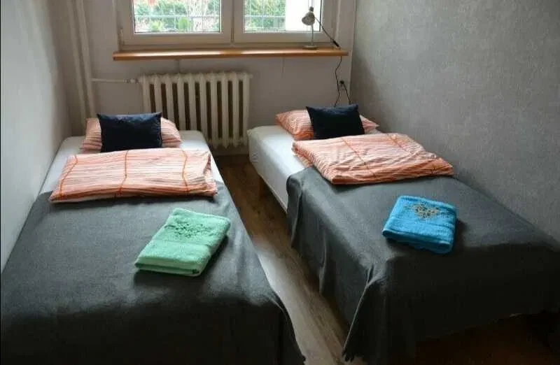 Całe mieszkanie 1-2 pokojowe na miesiące 1-2-3-7-9 dla 1-2-4-5-6 osób - faktura VAT - 1/8