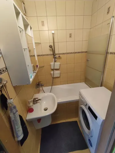 Pokój nieprzechodni dla studentki, od października, z balkonem - miniatura 5