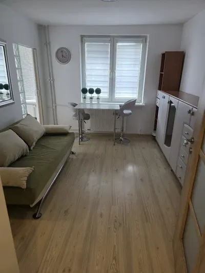 Kawalerka- 2 pokoje, ok. 30 m², Praga-Północ, 11 Listopada, parking