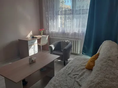 Pokój jednoosobowy z balkonem dla studentów lub młodych pracujących blisko politechniki